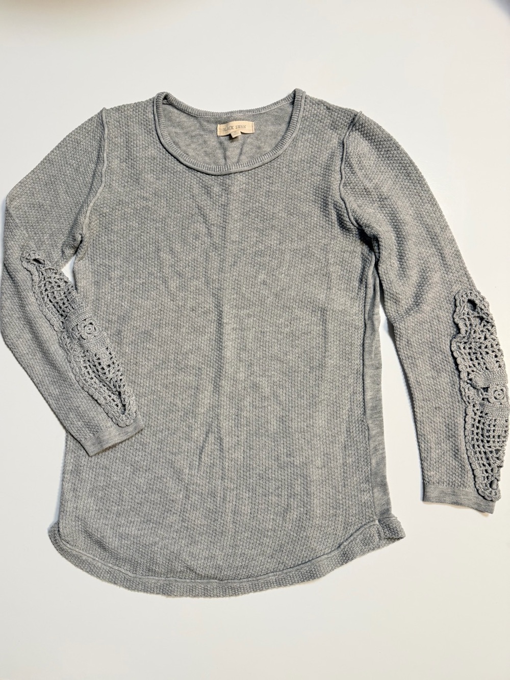 Black Swan grey pullover sweater, lace apliquee at sleeves sz M